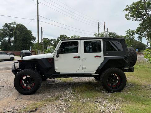 Used 2015 Jeep Wrangler Unlimited Sport AWD/4WD image 4