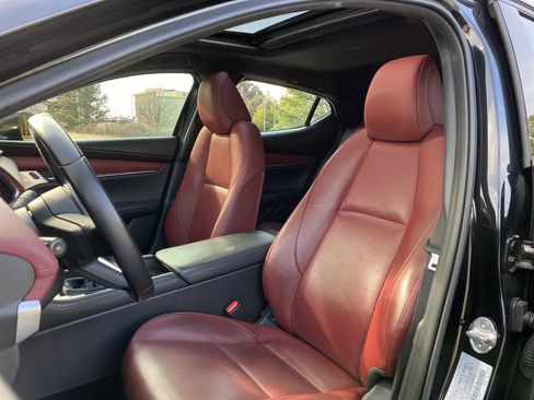 Used 2025 MAZDA MAZDA3 2.5 S Hatchback w/ Premium Pkg image 7