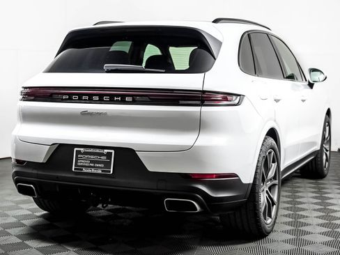 Certified 2024 Porsche Cayenne AWD/4WD image 10