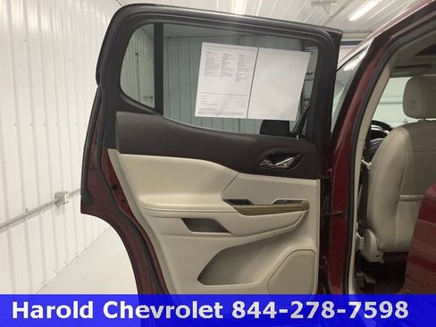 Used 2018 GMC Acadia Denali image 13