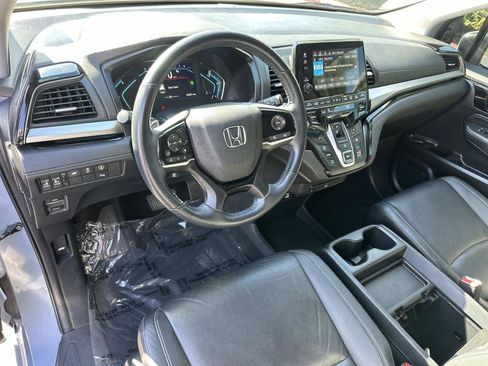 Used 2023 Honda Odyssey Touring image 2