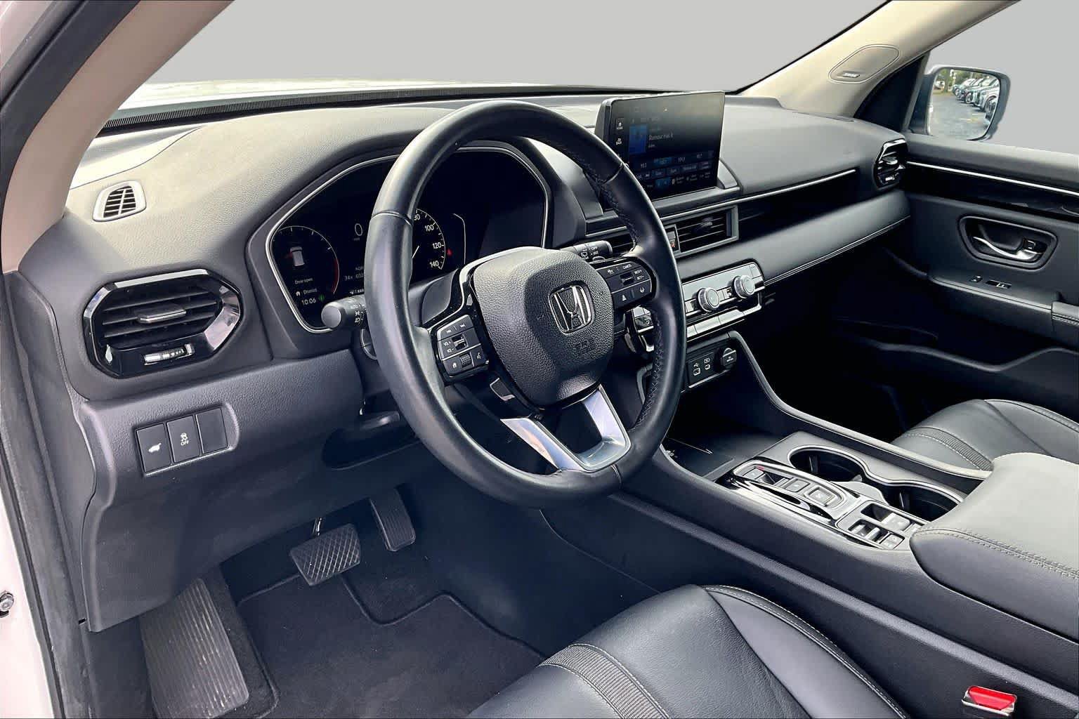 Used 2024 Honda Pilot Touring image 18