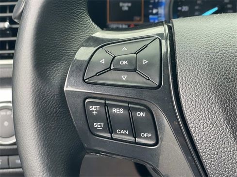 Certified 2017 Ford Explorer XLT w/ Equipment Group 202A image 9