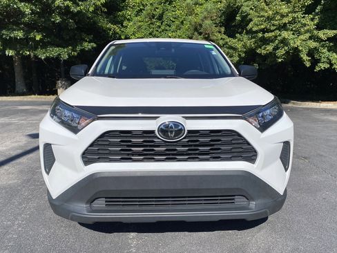 Used 2022 Toyota RAV4 LE FWD image 3