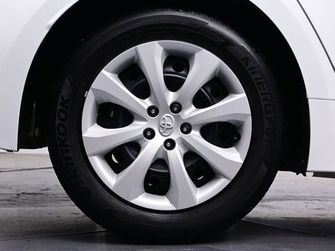 Used 2025 Toyota Corolla LE FWD image 37