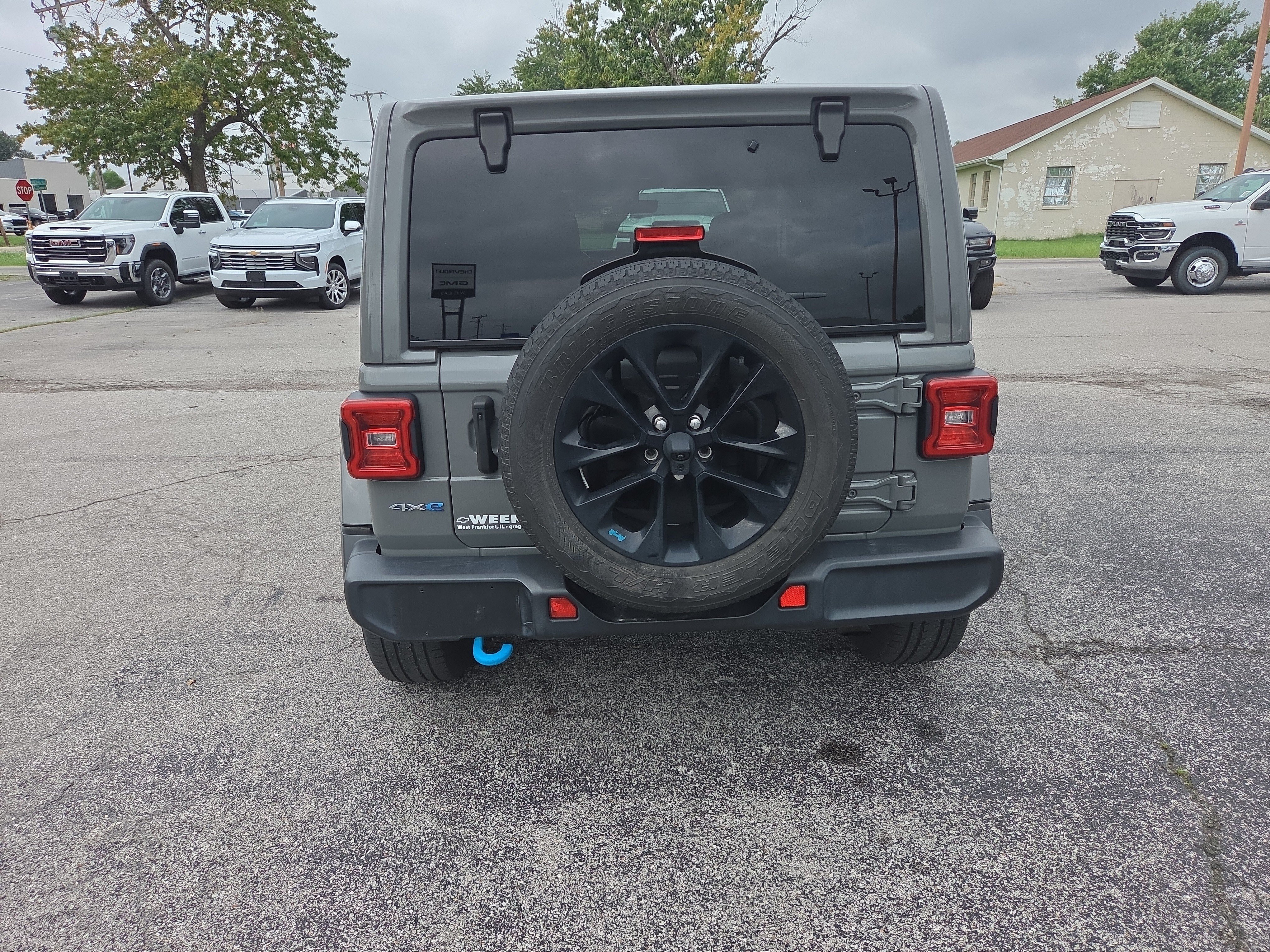 Used 2022 Jeep Wrangler Unlimited Sahara w/ Cold Weather Group AWD/4WD image 4