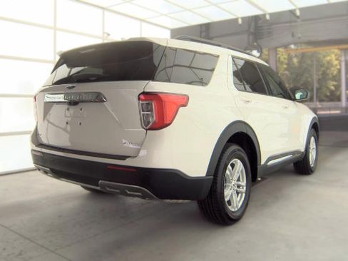 Used 2023 Ford Explorer XLT w/ Equipment Group 202A AWD/4WD image 5