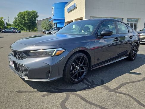 Used 2025 Honda Civic Sport image 3