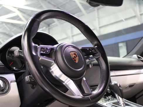 Used 2018 Porsche 718 Cayman RWD image 25