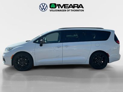 Used 2025 Chrysler Pacifica Limited