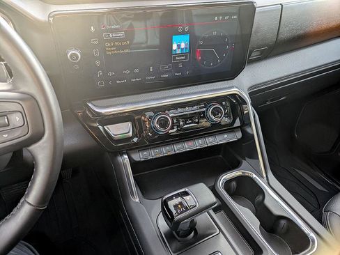 Used 2024 GMC Sierra 1500 Denali w/ Technology Package image 23