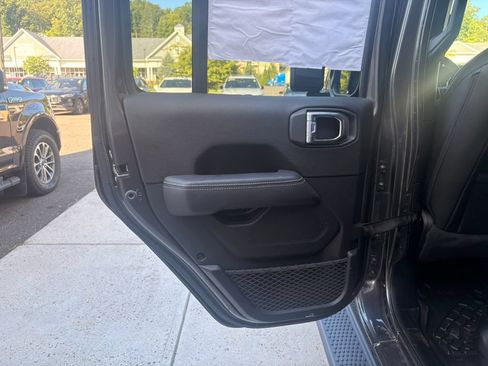 Used 2023 Jeep Wrangler Unlimited Sahara w/ Cold Weather Group AWD/4WD image 42