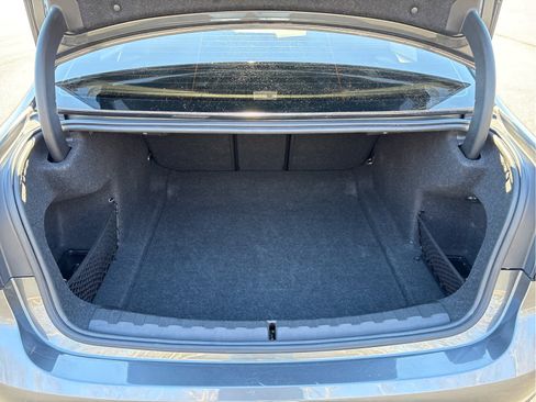 Used 2019 BMW 330i xDrive Sedan w/ Convenience Package image 9