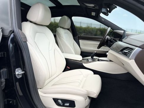 Used 2018 BMW 640i Gran Turismo xDrive w/ M Sport Package AWD/4WD image 21