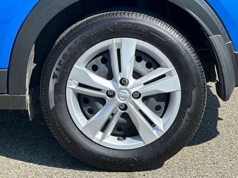 Certified 2025 Nissan Kicks Play S FWD image 32