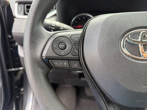 Used 2021 Toyota RAV4 XLE FWD image 19