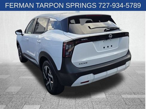 Used 2025 Nissan Kicks SV FWD image 5