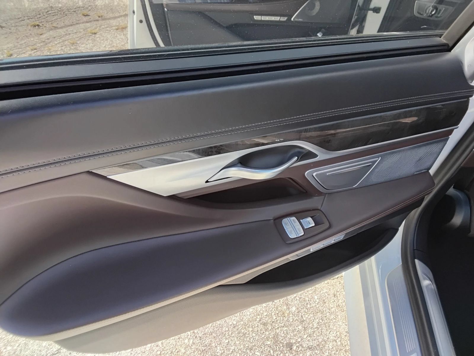 Used 2018 BMW M760i xDrive AWD/4WD image 10