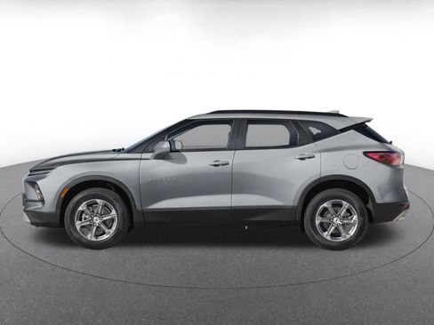 Used 2026 Chevrolet Blazer LT FWD image 3