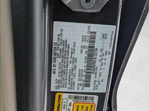 Used 2020 Ford Fusion SE image 15