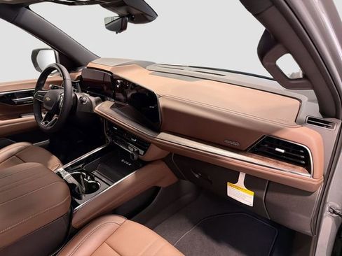 New 2026 Chevrolet Suburban High Country image 30