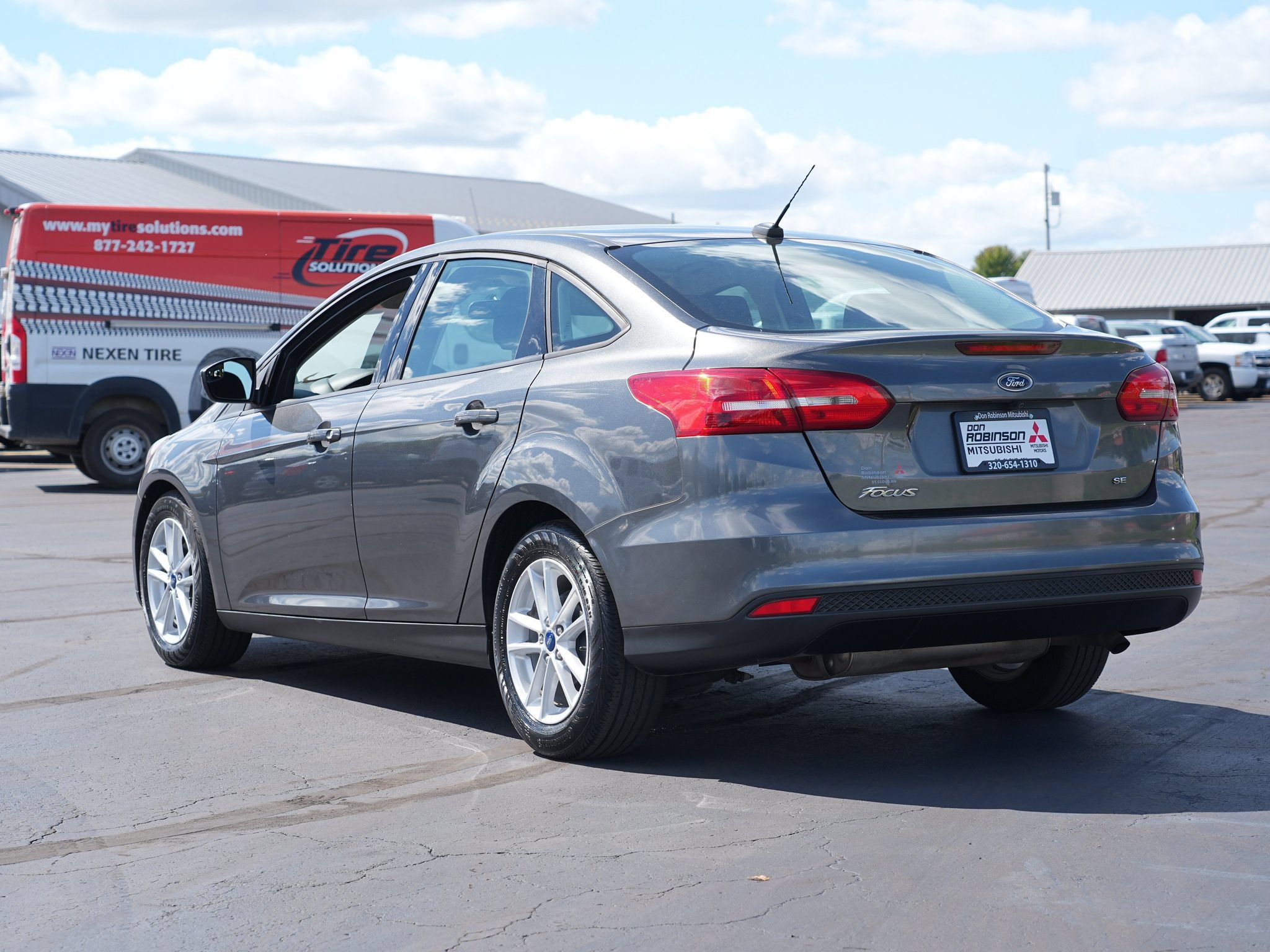 Used 2018 Ford Focus SE FWD image 6