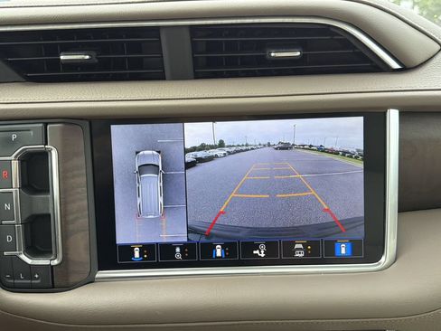 Used 2021 GMC Yukon Denali w/ Denali Premium Package AWD/4WD image 26