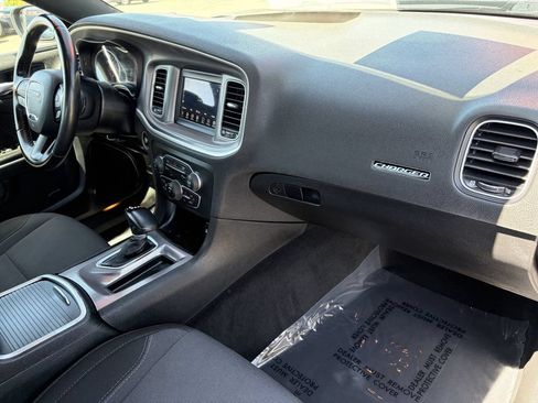 Used 2022 Dodge Charger SXT RWD image 17