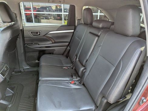 Used 2014 Toyota Highlander Plus AWD/4WD image 22