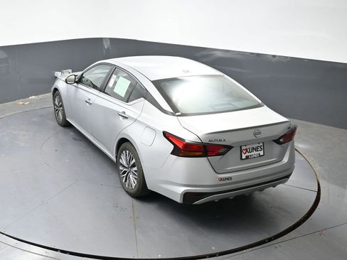 Used 2023 Nissan Altima 2.5 SV FWD image 42