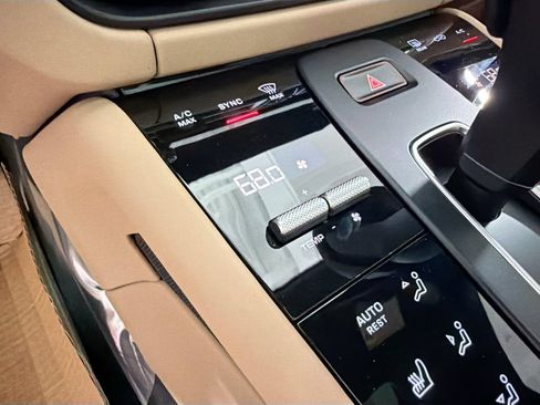 New 2026 Porsche Macan AWD/4WD image 17
