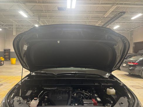 Used 2025 Toyota Highlander LE image 35