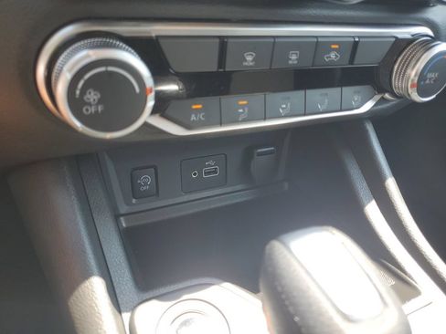 Used 2024 Nissan Sentra S FWD image 19