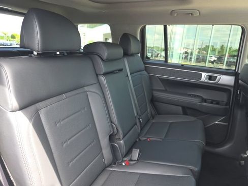 Certified 2025 Hyundai Santa Fe Limited FWD image 10