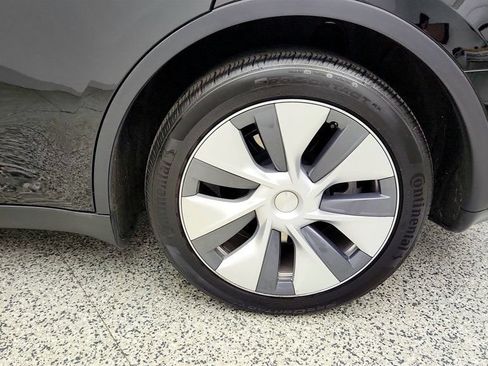 Used 2023 Tesla Model Y Long Range AWD/4WD image 9