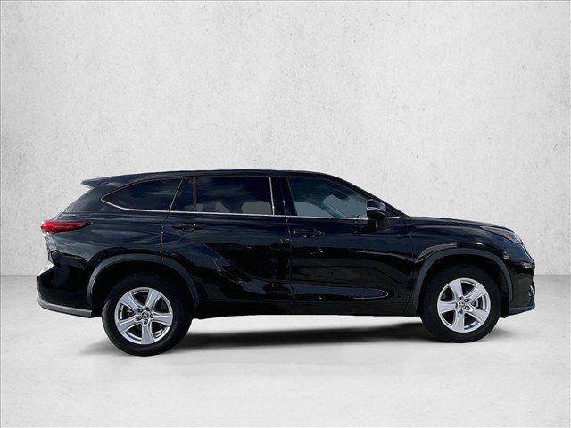 Used 2020 Toyota Highlander L FWD image 5