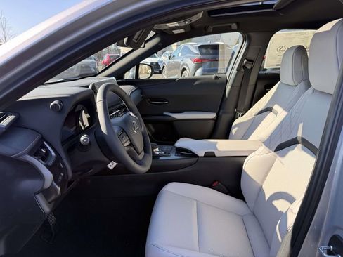 New 2025 Lexus UX 300h AWD image 12