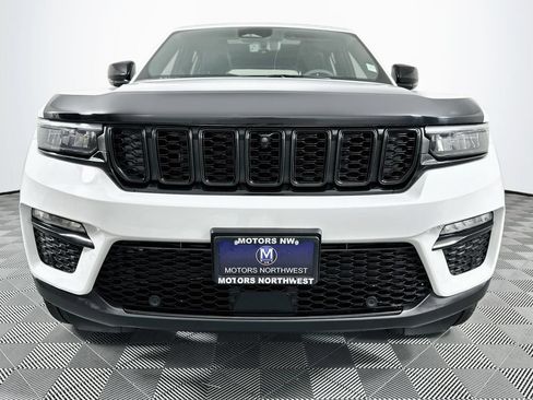 Used 2024 Jeep Grand Cherokee Limited w/ Luxury Tech Group II AWD/4WD image 2