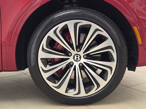 Certified 2021 Bentley Bentayga AWD/4WD image 12