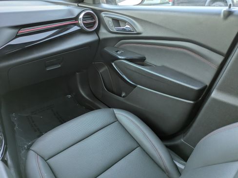 Used 2025 Chevrolet Trax RS w/ Driver Confidence Package image 10