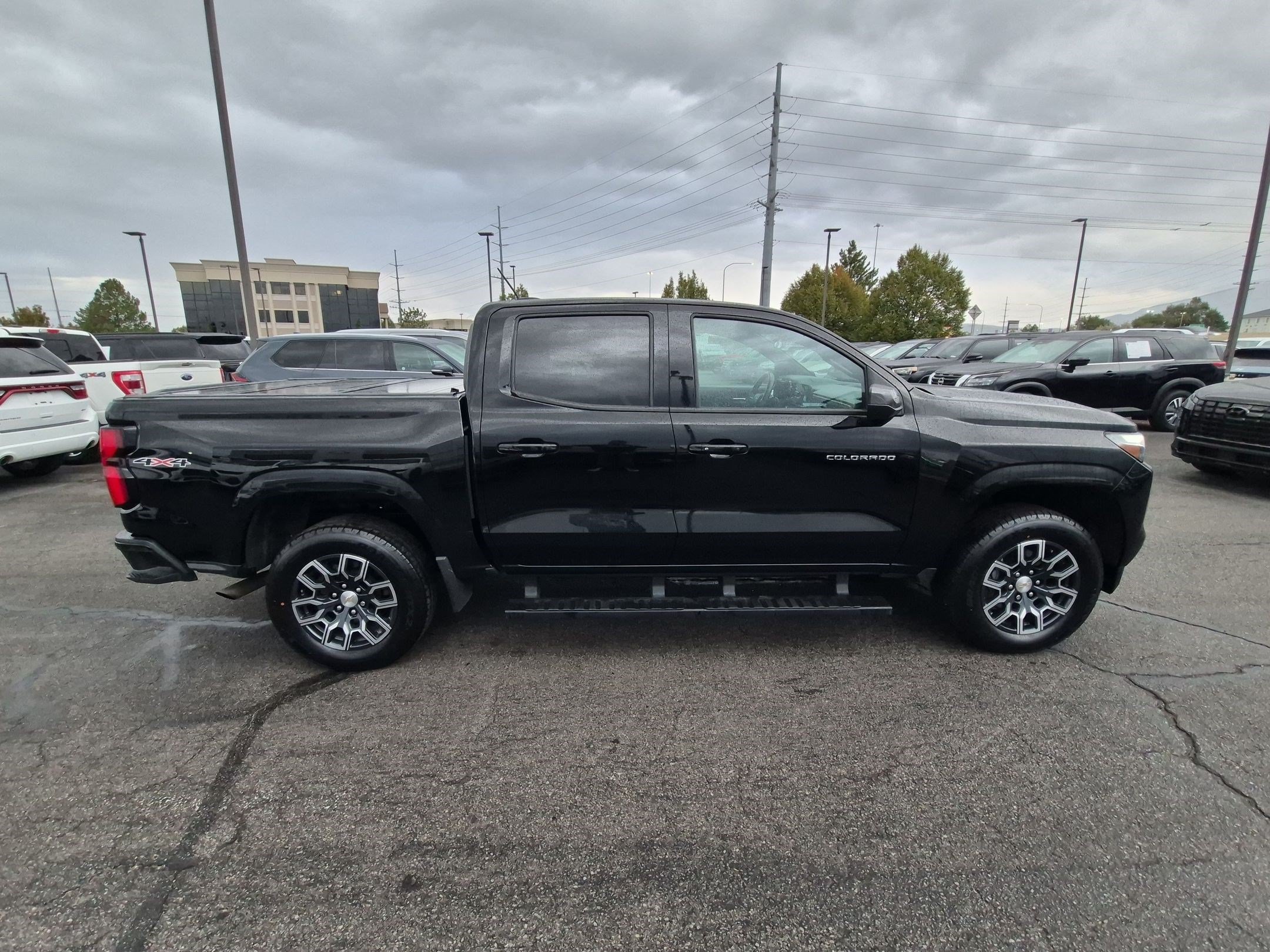 Used 2024 Chevrolet Colorado LT w/ LT Convenience Package III AWD/4WD image 2
