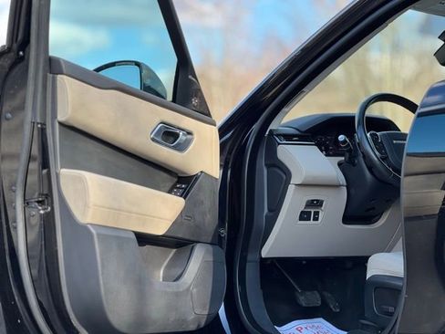 Used 2018 Land Rover Range Rover Velar S AWD/4WD image 9