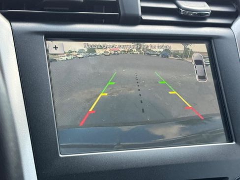 Used 2017 Ford Fusion SE w/ Equipment Group 201A FWD image 16
