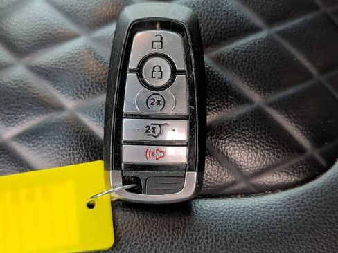 Used 2024 Ford Edge Titanium AWD/4WD image 10