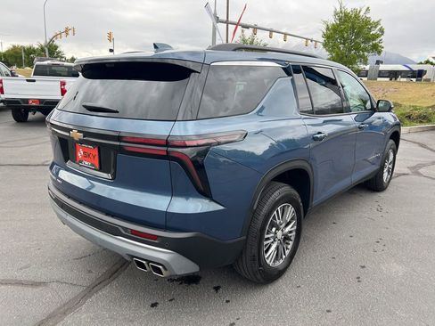 Certified 2026 Chevrolet Traverse LT w/ Driver Confidence Package AWD/4WD image 8
