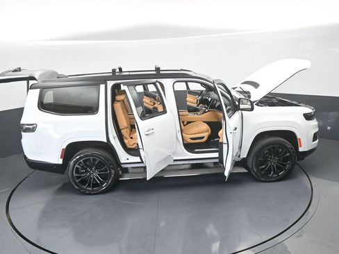 Used 2024 Jeep Grand Wagoneer Series III w/ Quick Order Packagew 28T image 94