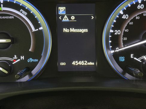 Used 2019 Toyota Highlander XLE image 17