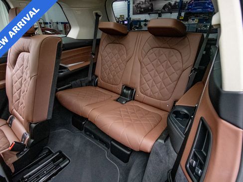 Used 2025 BMW X7 xDrive40i w/ Parking Assistance Package AWD/4WD image 26