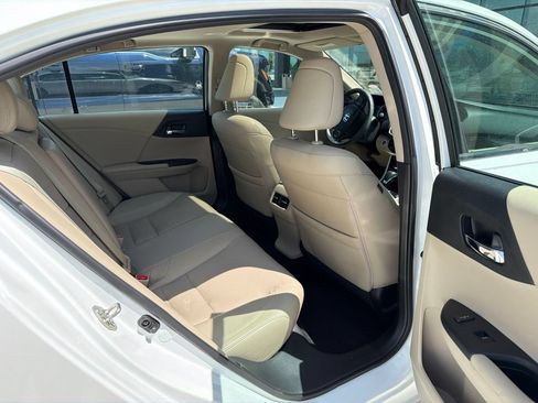 Used 2017 Honda Accord Touring image 17