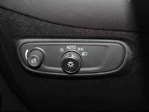 Used 2019 Chevrolet Equinox LT AWD/4WD image 27